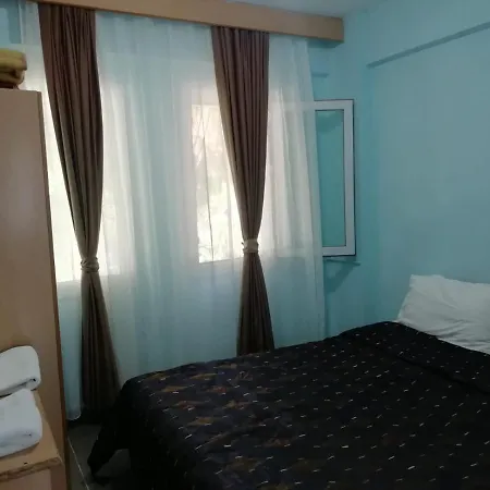 Ξενοδοχείο με διαμερίσματα Palm Club