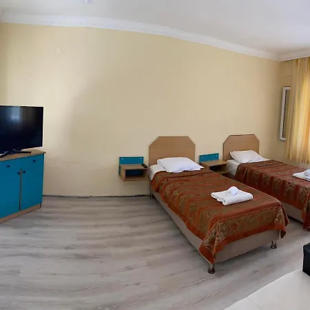 Ξενοδοχείο με διαμερίσματα Palm Club *